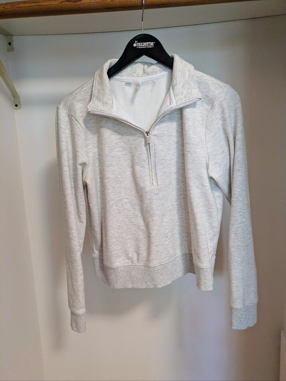 Travis Mathew’s women’s Cloud fleece half-zip Heather light gray size Medium
